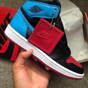 AIR JORDAN 1 HIGH OG (WOMANS)